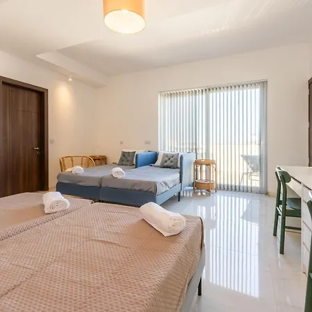 شقة Designer Luxury Penthouse With Private Pool & Bbq Zurrieq