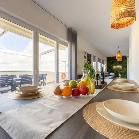 Designer Luxury Penthouse With Private Pool & Bbq