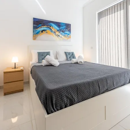 Designer Luxury Penthouse With Private Pool & Bbq Apartment Zurrieq