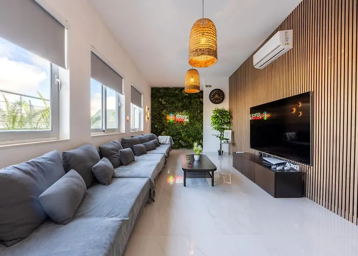 Designer Luxury Penthouse With Private Pool & Bbq *