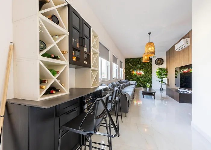 Apartmán Designer Luxury Penthouse With Private Pool & Bbq