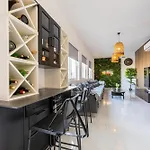 Apartmán Designer Luxury Penthouse With Private Pool & Bbq
