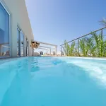 Designer Luxury Penthouse With Private Pool & Bbq Daire