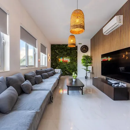 Designer Luxury Penthouse With Private Pool & Bbq *