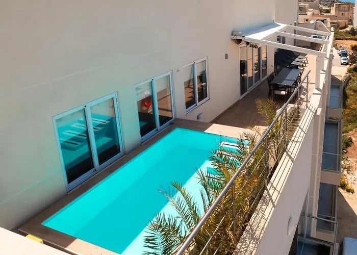 Designer Luxury Penthouse With Private Pool & Bbq Żurrieq