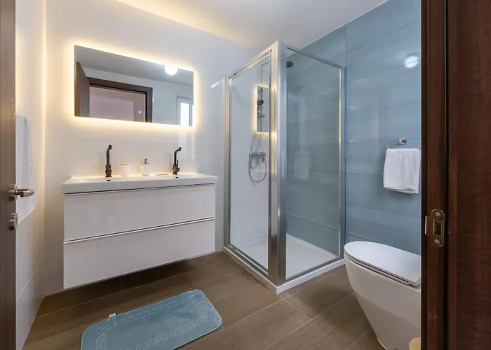 Designer Luxury Penthouse With Private Pool & Bbq